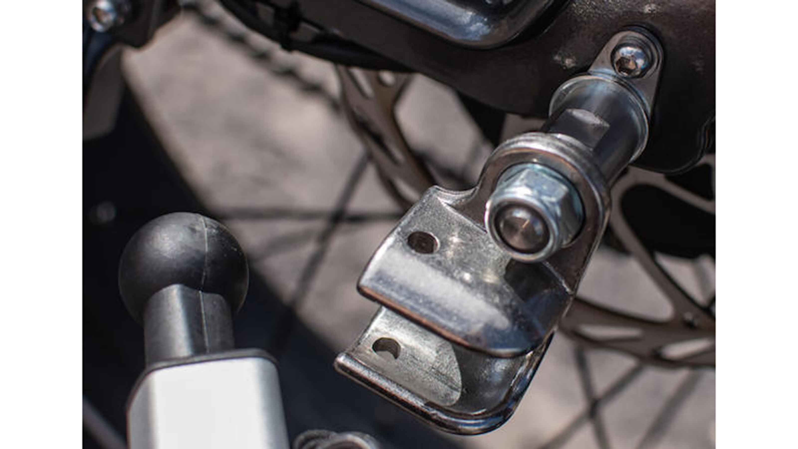 The Robert Axle Project Adapter für 3/8"x26