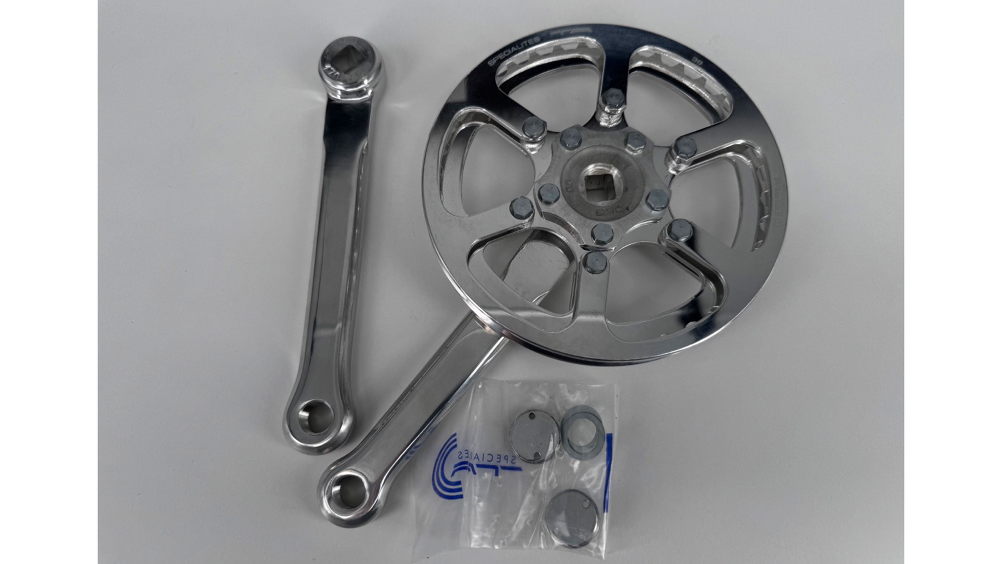 Spécialités T.A. Kurbelsatz 38Z, 170mm, Schutzring Spécialités T.A. Kurbelsatz 38Z, 170mm, Schutzring