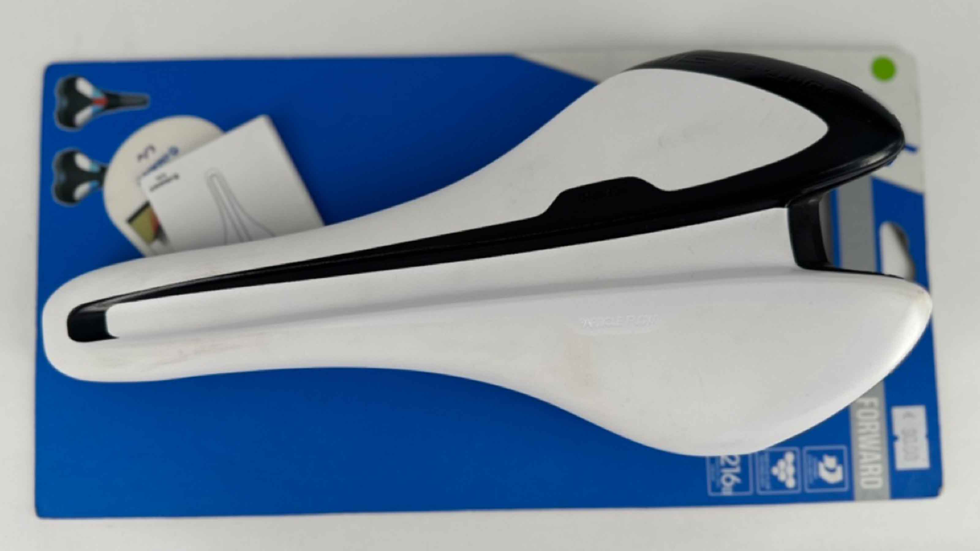 Giant Sattel Contact Forward weiss