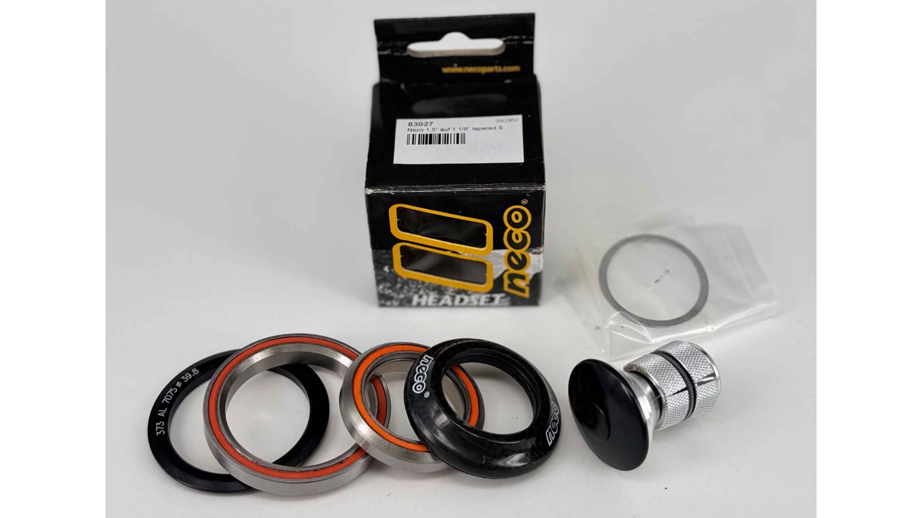 Neco Steuersatz tapered 1 1/8" - 1,5" integriert