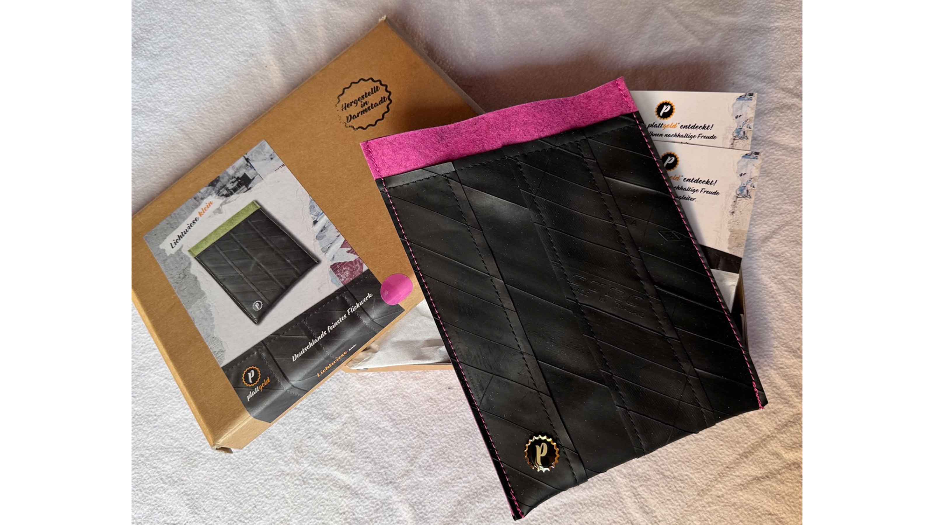 Plattgold Tablethülle/Smartphonehülle Lichtwiese