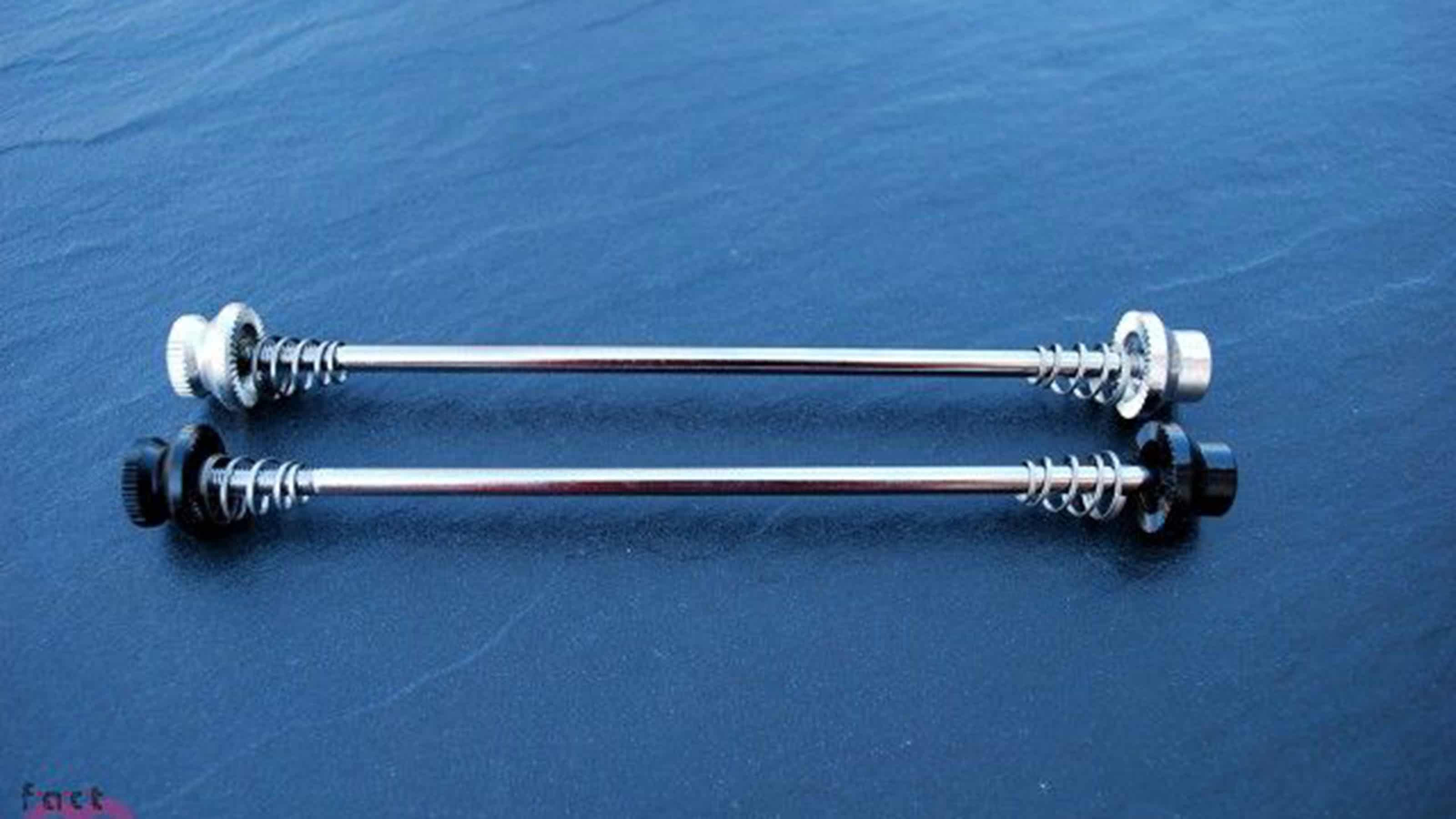 Spannachse Inbus Hinterrad schwarz